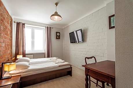 Avion Hotel