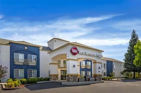 Best Western Plus Twin View Inn & Suites