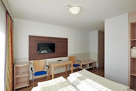 Deluxe Single Room with Courtyard View