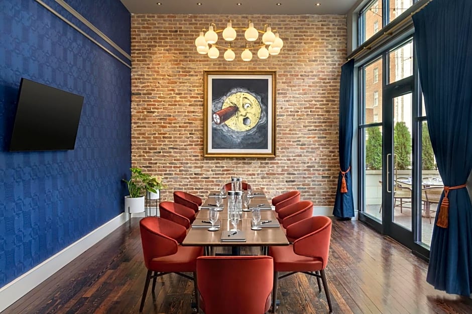 106 Jefferson Huntsville, Curio Collection by Hilton