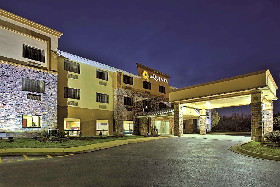 La Quinta Inn & Suites by Wyndham Fairborn Wright-Patterson