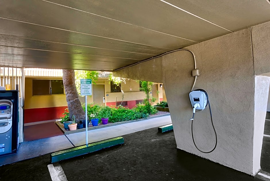 Travelodge Phoenix Downtown – Phoenix, AZ