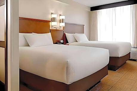 2 Double Beds Suite Nonsmoking
