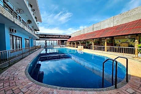 Hidden Valley Beach Resort