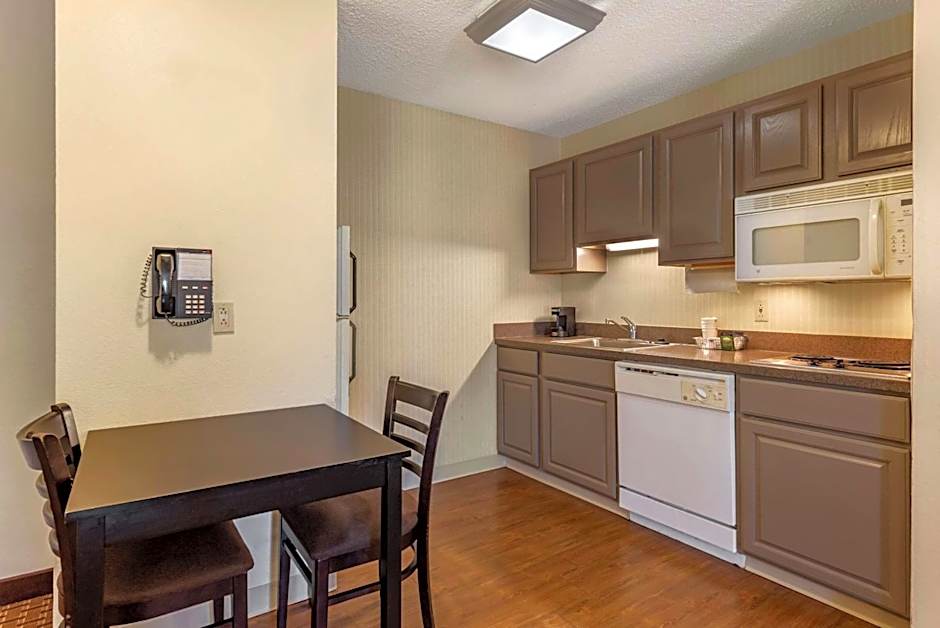 Comfort Inn & Suites Warsaw Near US-30