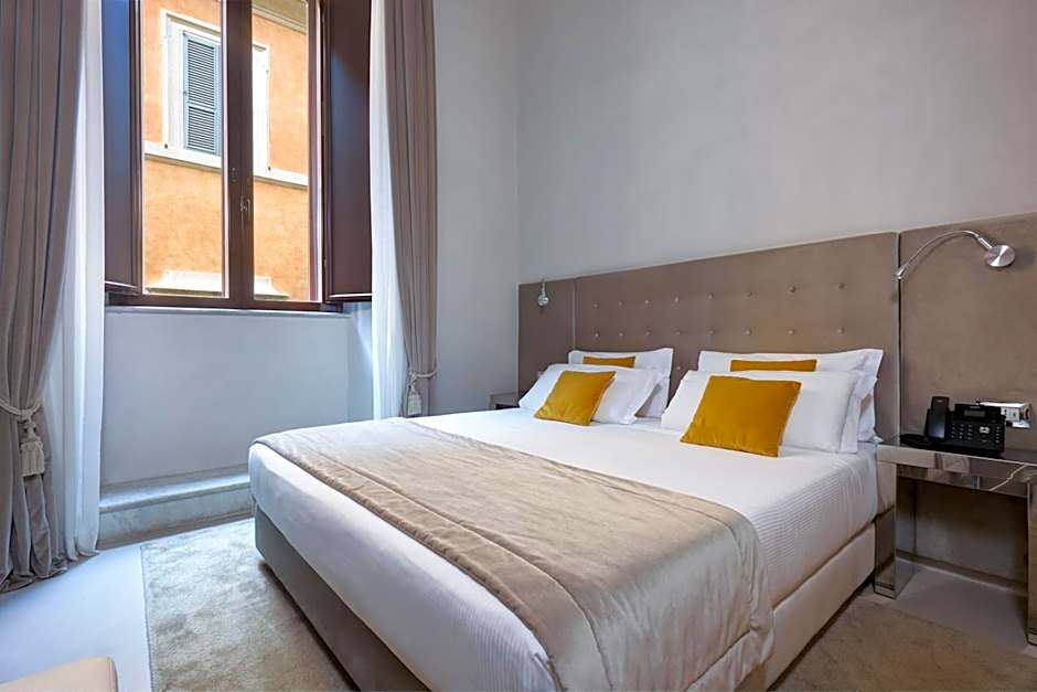 Terrace Pantheon Relais