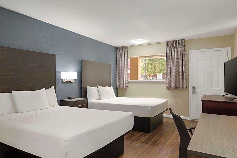 Days Inn by Wyndham Lawton