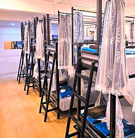 Bed in 10-Bed Mixed Dormitory Room