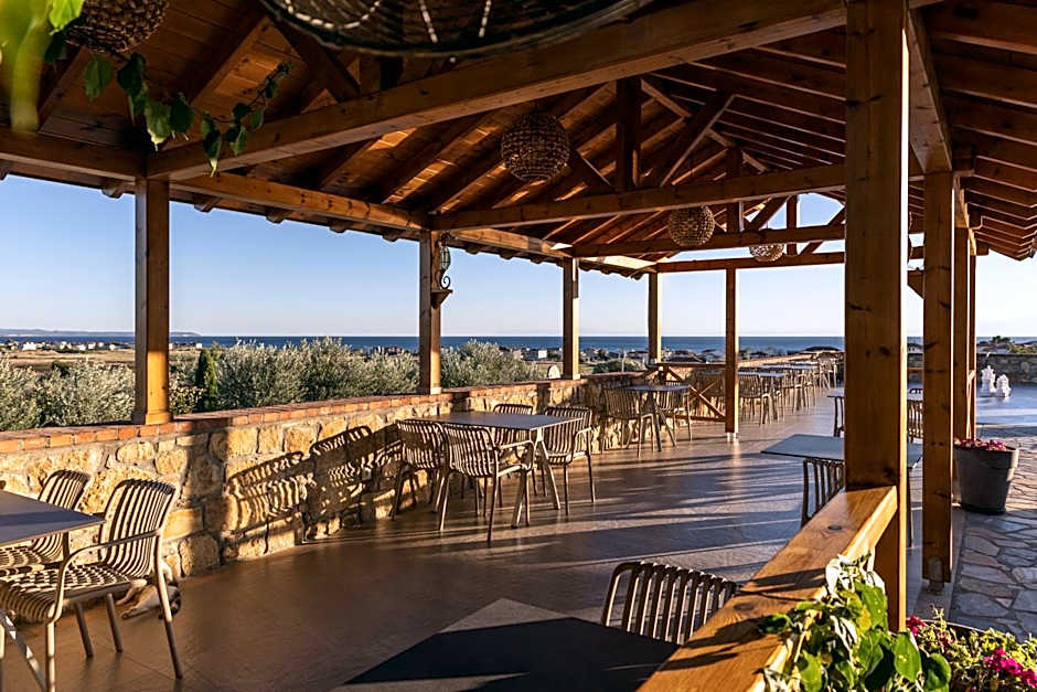 Akrolithos Luxury Suites & Spa