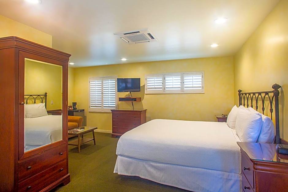 Castillo Inn at the Beach