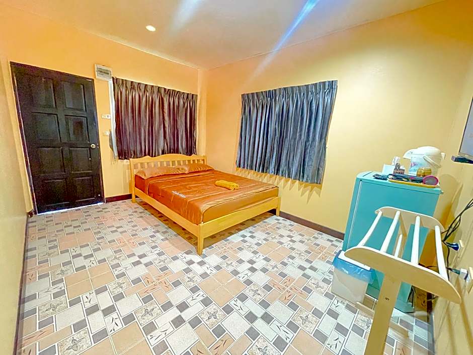 Three Mangoes At Kohlarn 