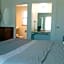 Travelers Beach Inn