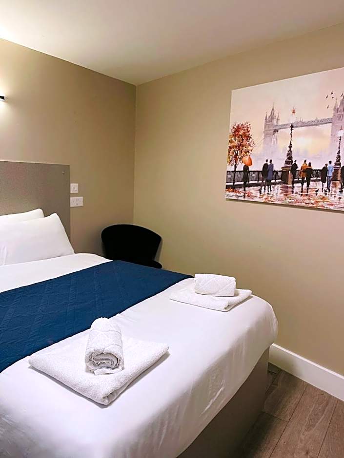 OYO Paragraph Palmers Green - Tottenham Stadium