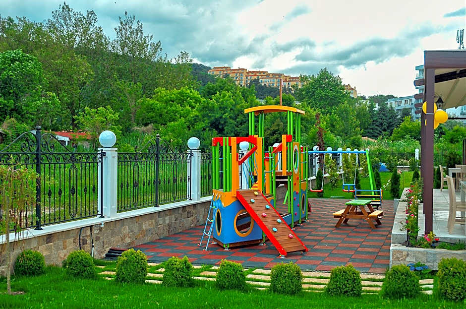 Sunny Castle Hotel - All Inclusive, Beach and Free parking