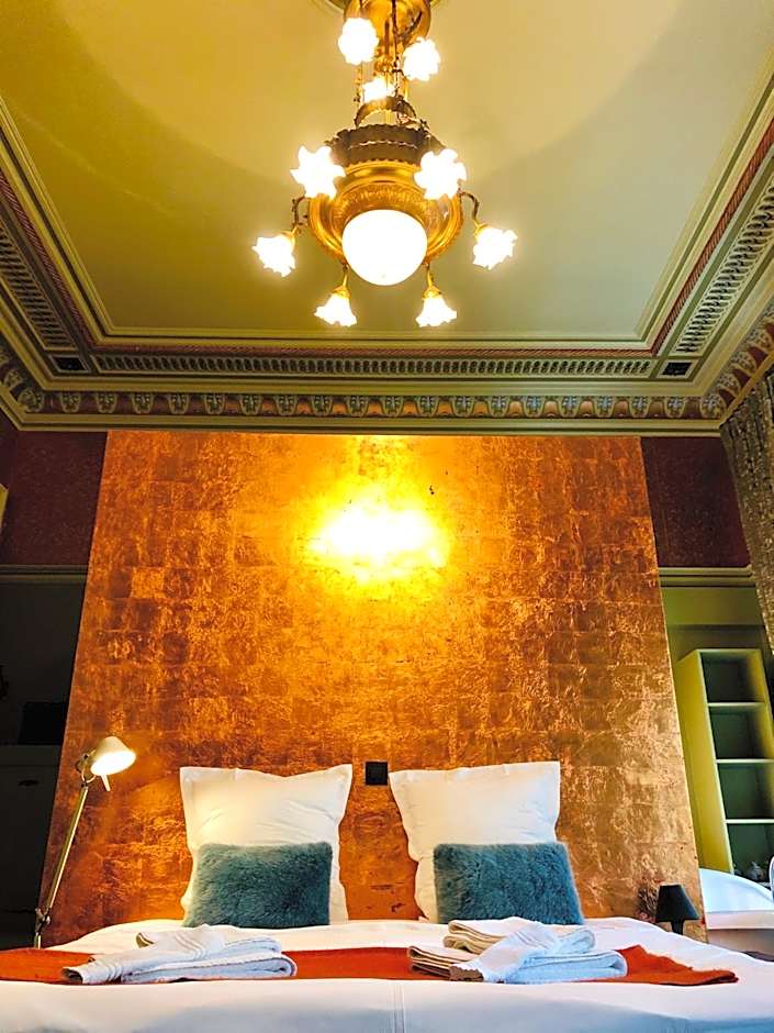 The Museum - Au Lit, Jérôme!