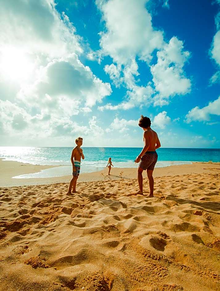 Magnolia Inn Extended Stay of Kingsland - New 2024 - Book a Kitchen Room - 12 Noon Check Out - Sleep In Late - Better Sleep - Ultra Sparkling - Pool open until until 4AM - Stay and Save Today - 24 Hour Front Desk - Premium Coffee Bar - Award Winning Inn