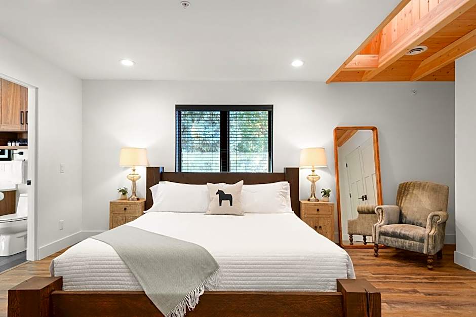 Horsefeathers Hotel