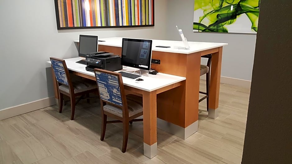 Holiday Inn Express Pearland By IHG