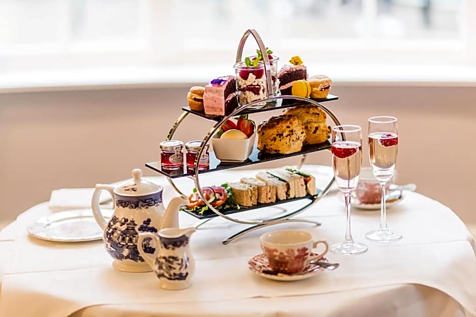 The Royal & Fortescue Hotel