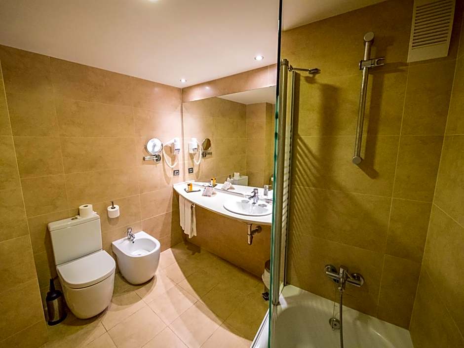 Golden Avenida Family Suites 4*