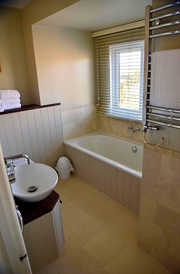 Lorne House Bed & Breakfast