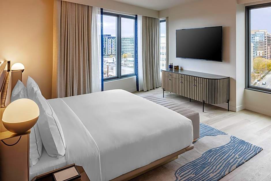 The Morrow Washington DC, Curio by Hilton