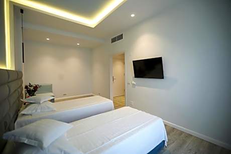 Standard Twin Room with Balcony
