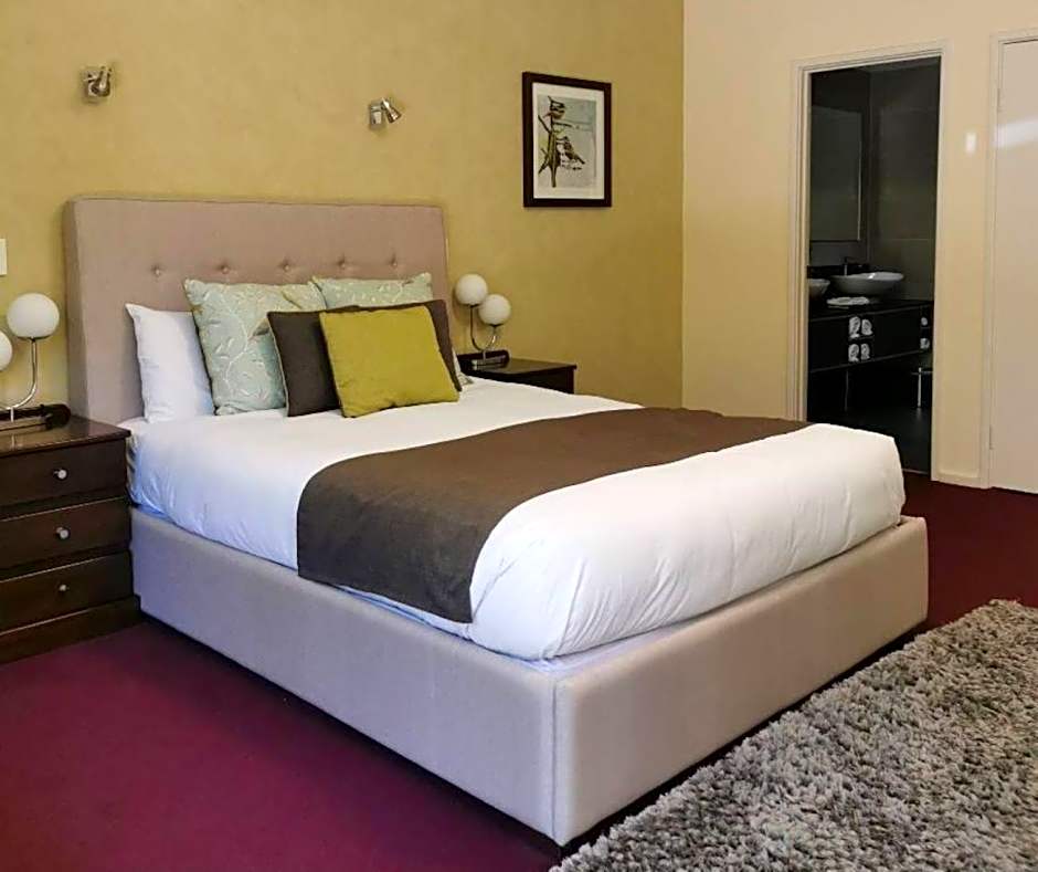 Mahogany Inn and Distillery