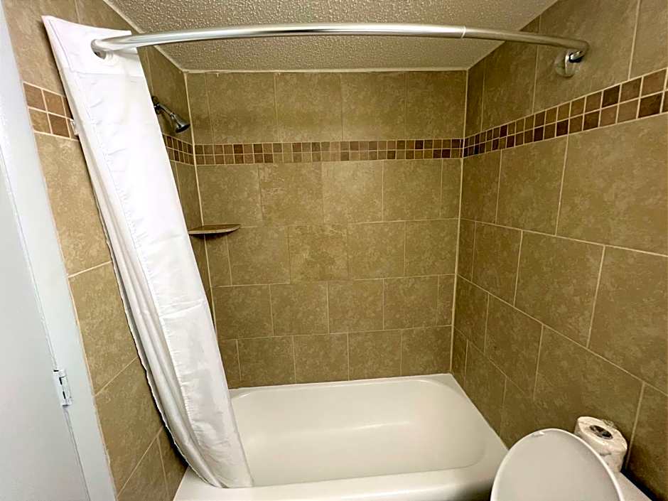 James River Inn & Suites