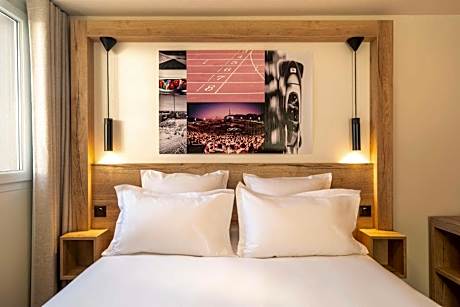 Standard Queen Room - Non-Smoking