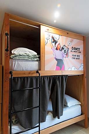 Bed in 8-Bed Mix Dormitory Ensuite
