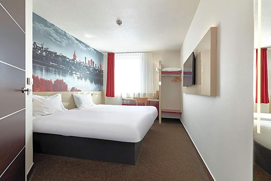 B&B Hotel Warszawa-Okęcie