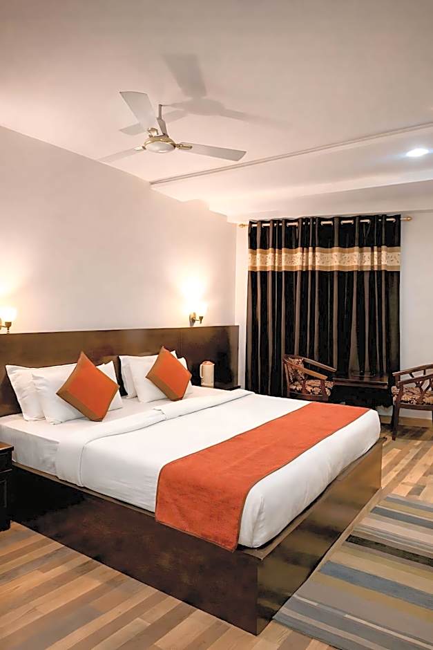 Goyal Hoteliers - The Hotel Samovar