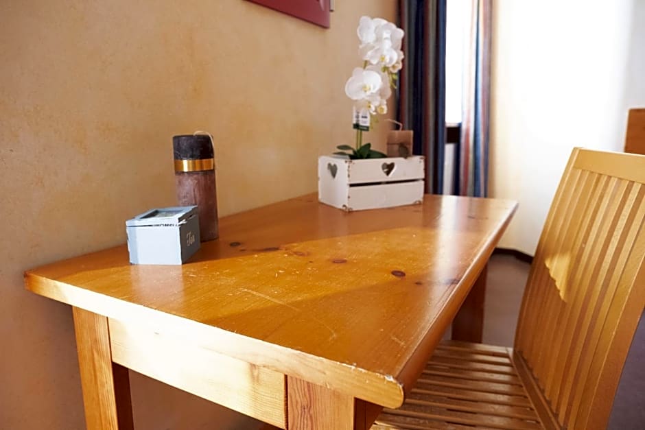 Pràcatinat Hotel & Restaurant