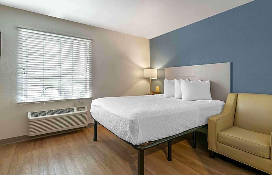 Extended Stay America Select Suites - Louisville - Airport