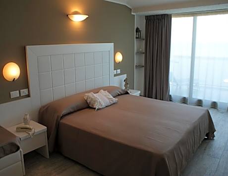 Superior Double or Twin Room with Sea View