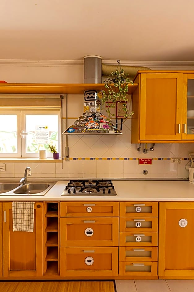 Pineapple Surf House