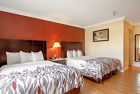 Red Roof Inn & Suites Monterey