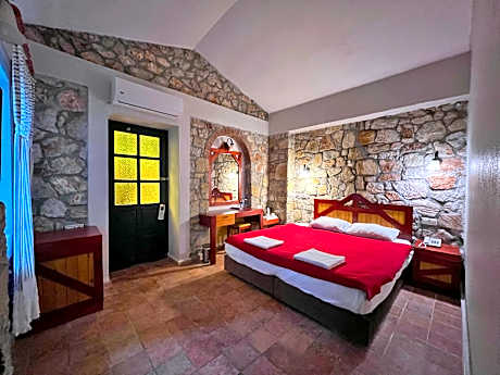 Stone Design Room - Land View