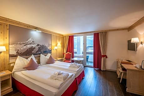Double Room with partial Eiger view, Balcony (1 Double Bed)