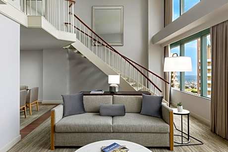 Bi-level Suite, 1 King, Partial ocean view, Top floor