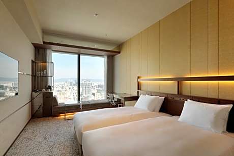 High Floor Executive Twin Room with Sofa Bed - Non-Smoking