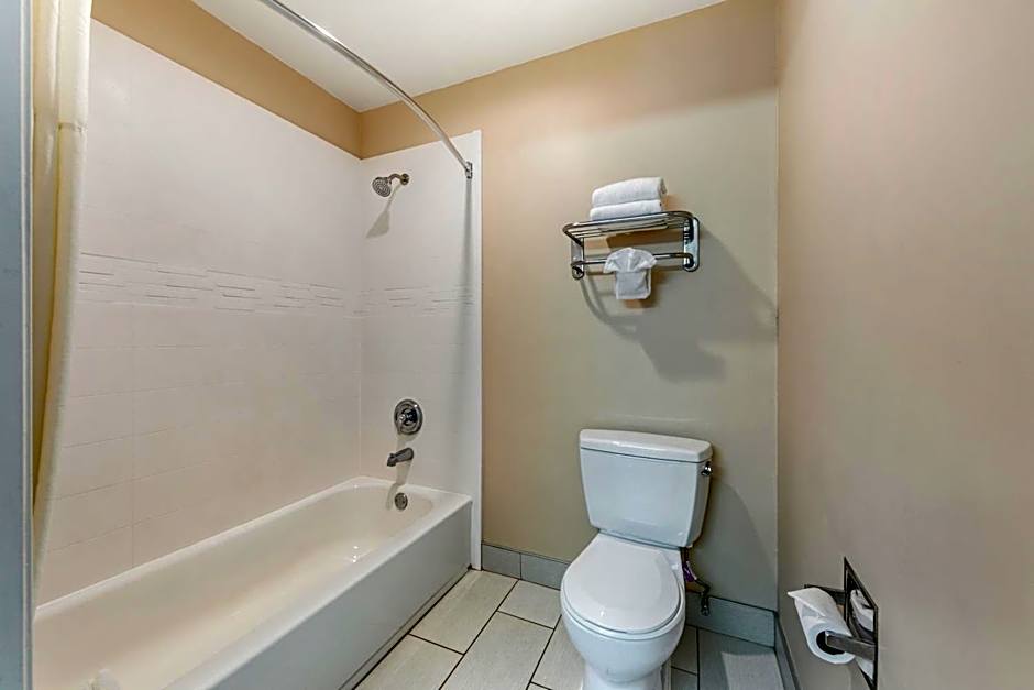 Quality Inn & Suites Maingate