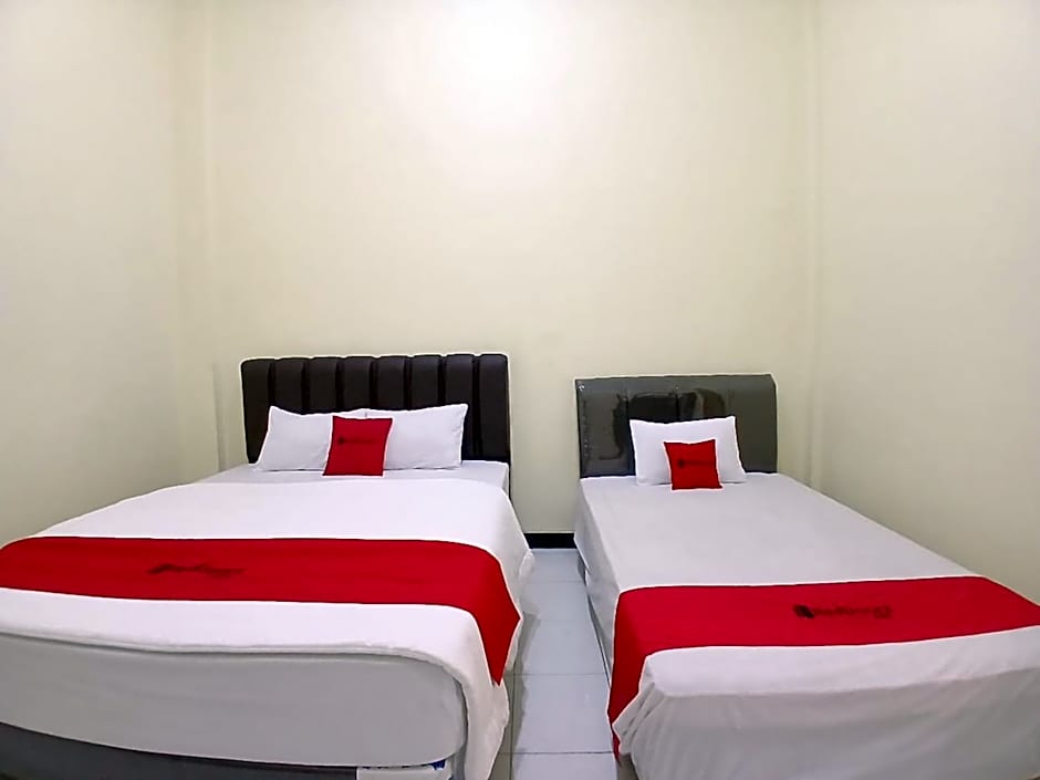 RedDoorz Syariah near Masjid Al-Aqsha Klaten