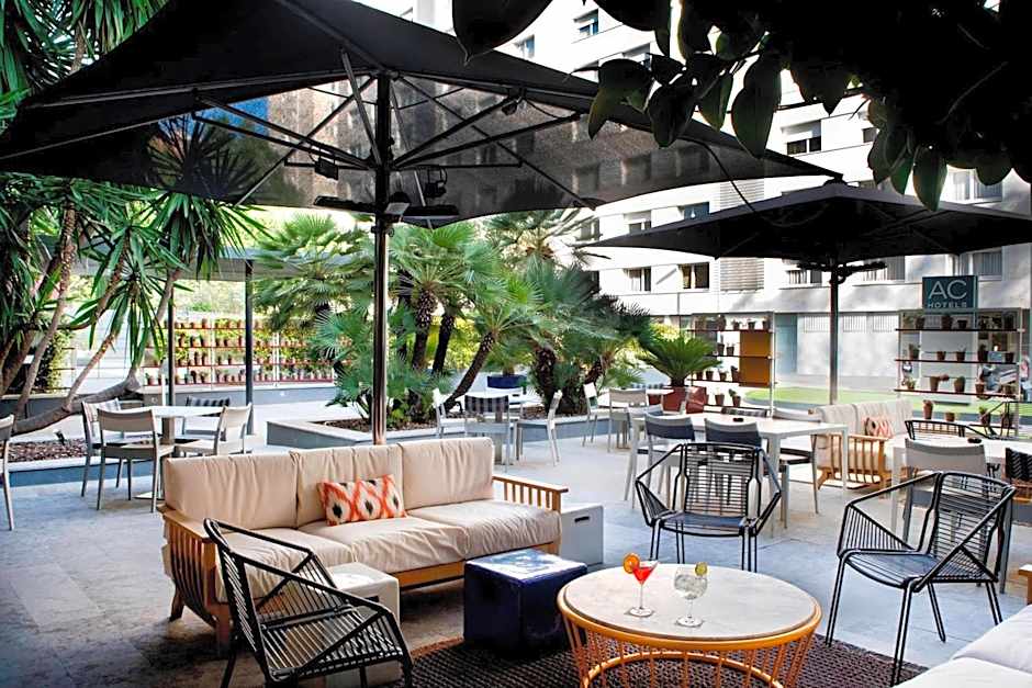 AC Hotel by Marriott Victoria Suites