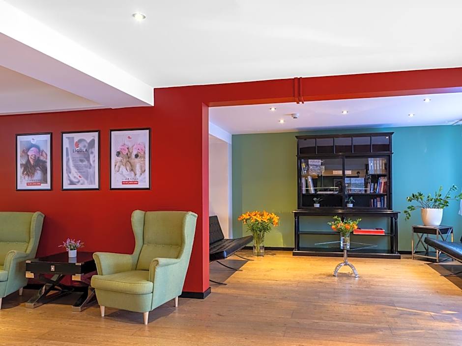 Good Morning + Berlin City East