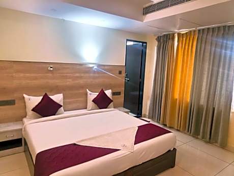 Hotel O Clock Centre Chirala