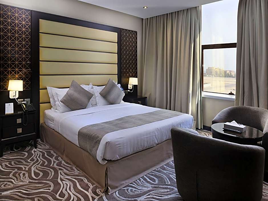 Naviti Warwick Al Khobar