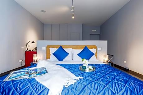1 King Bed Suite, Balcony