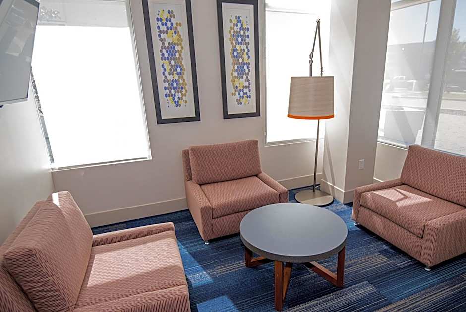 Holiday Inn Express Red Deer North By IHG